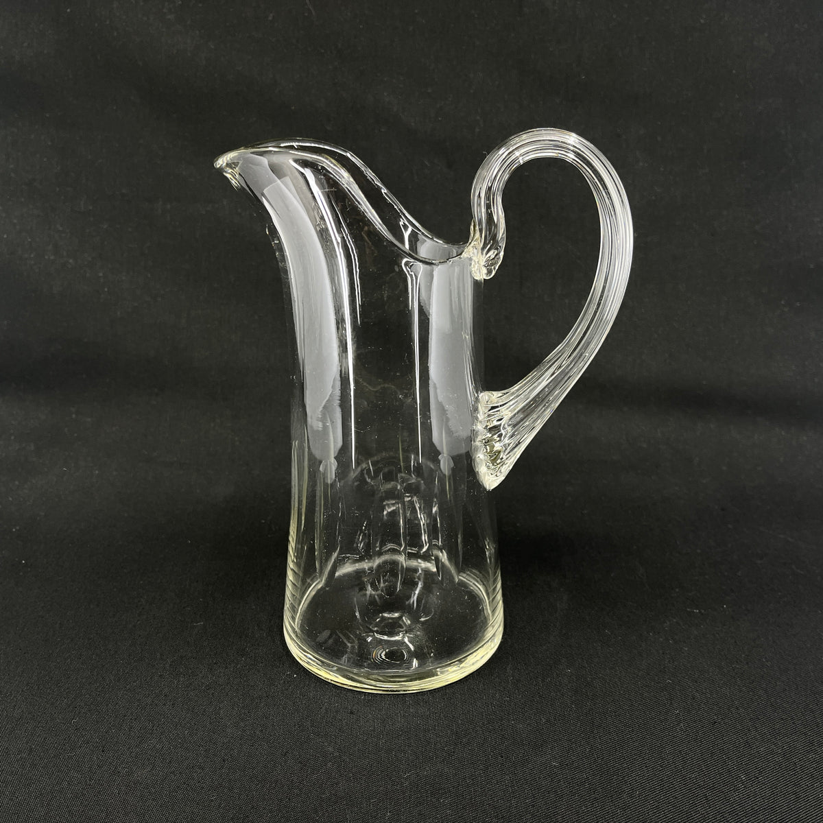 Kande med sneglehank, 19 cm.