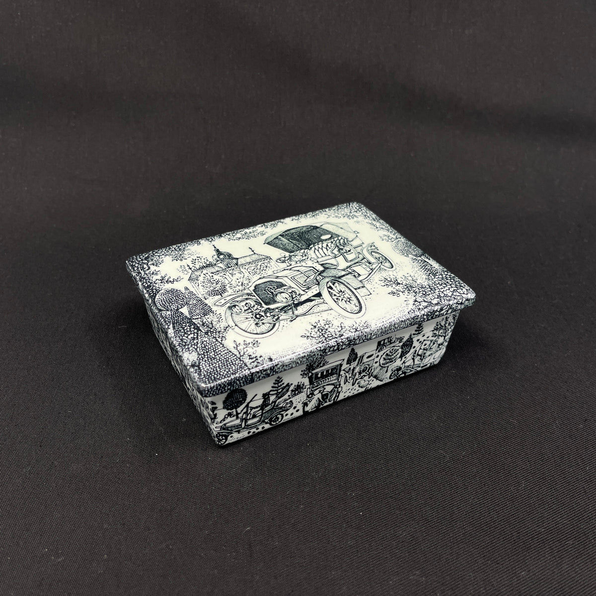 Nymølle lidded box by Høyrup