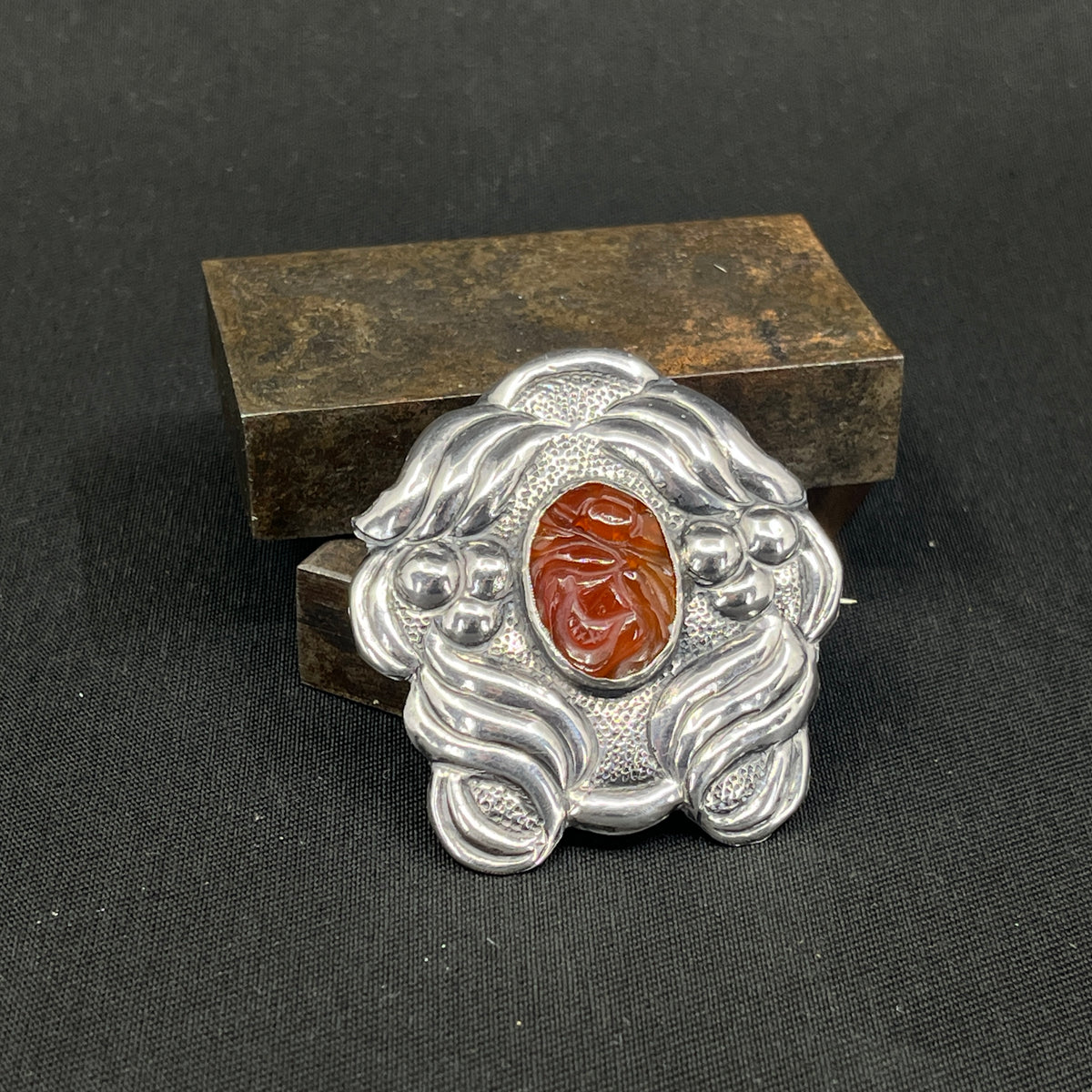Danish fine art brooch with carnelian