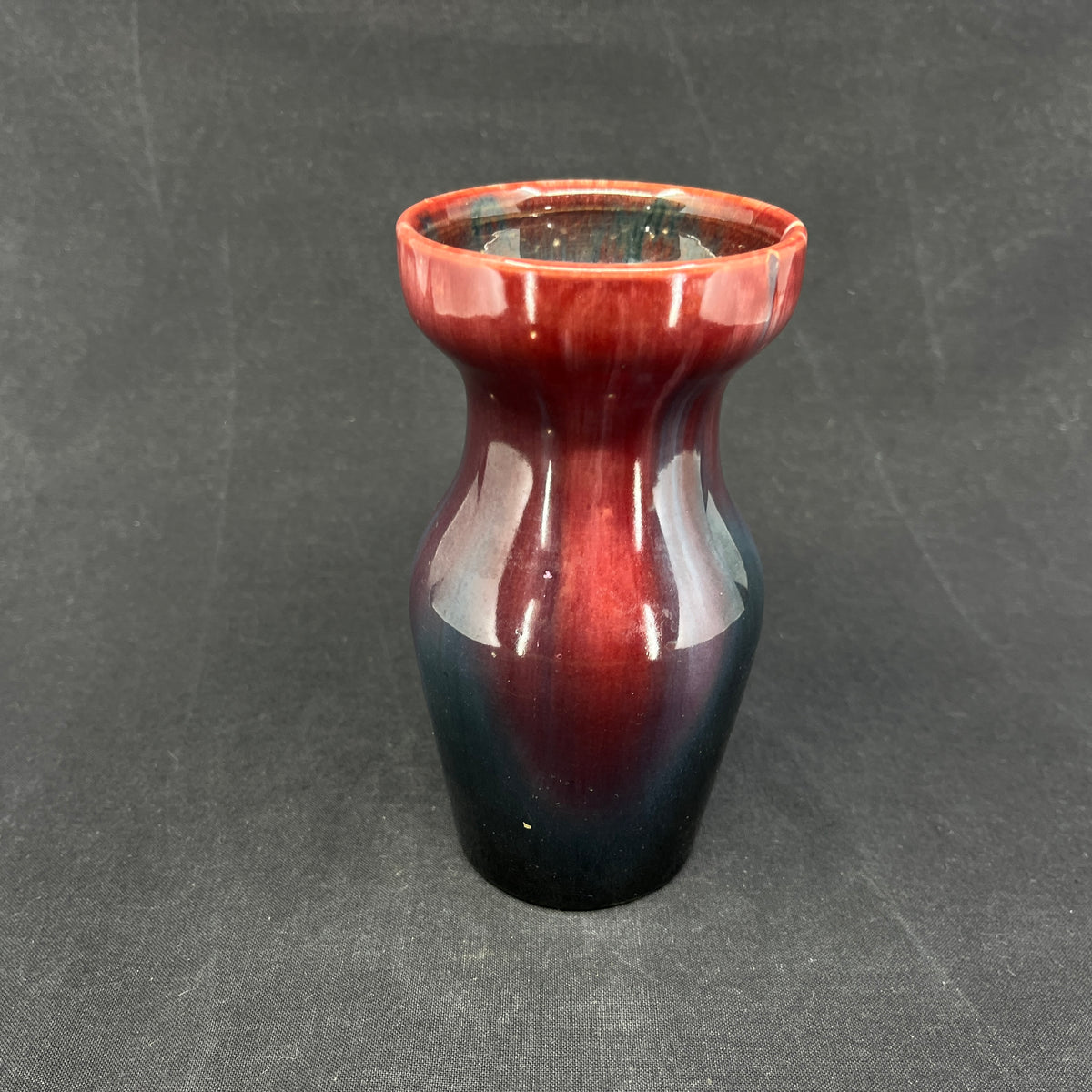 Rødglaseret vase fra Michael Andersen