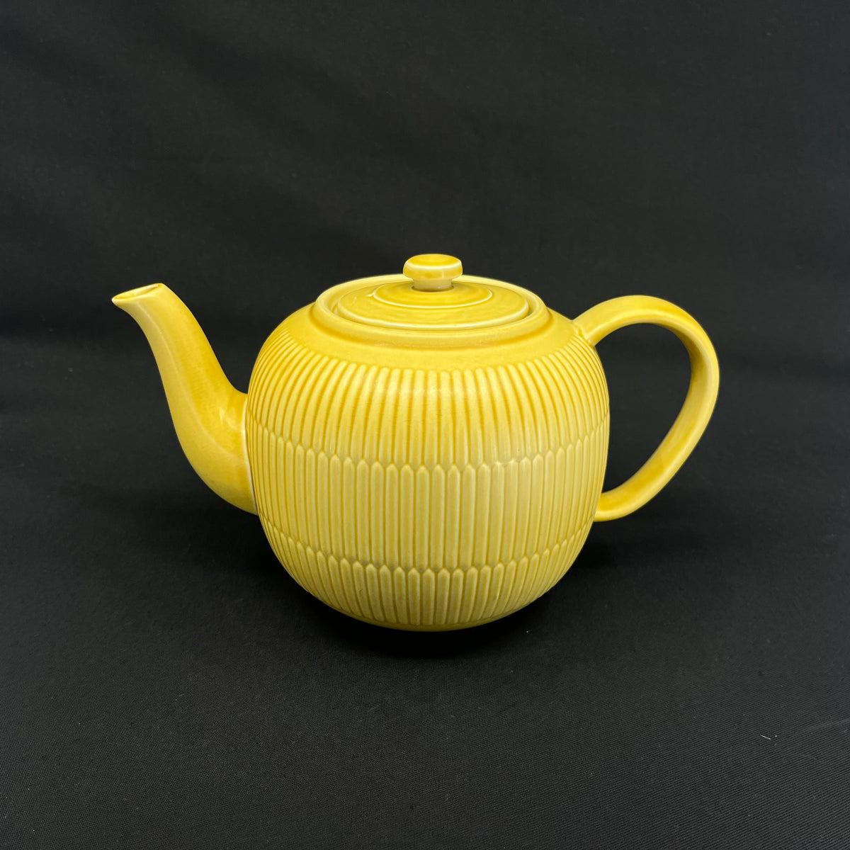 Yellow Marselis teapot from Aluminia