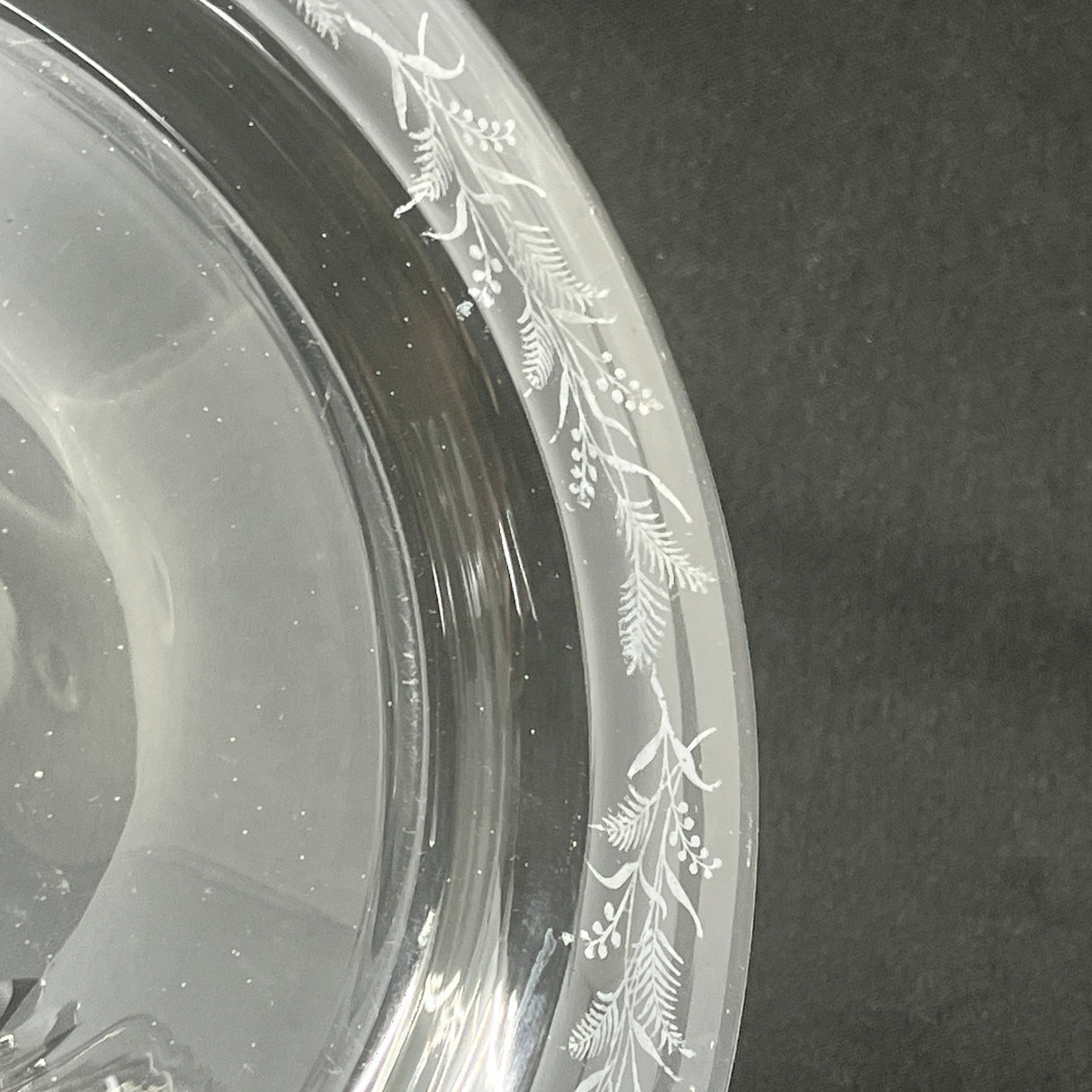 Cheese bell with saucer, etched with birds