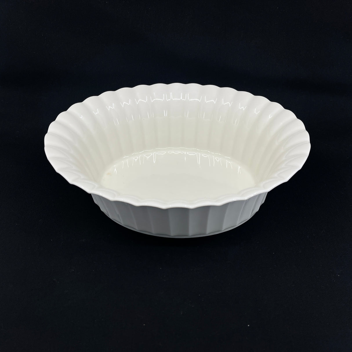 White bowl by Thorkild Olsen, No. 4007