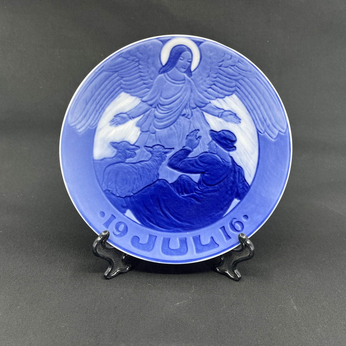 Royal Copenhagen Christmas plate 1916