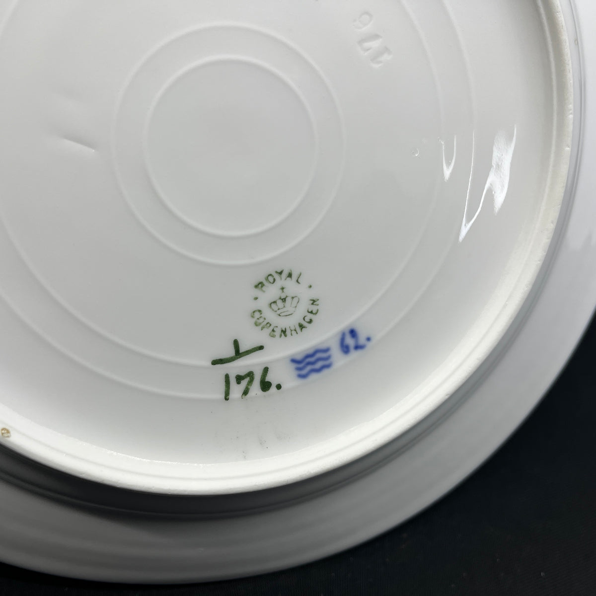 Blue Fluted Plain small dinner plate, 1898-1923