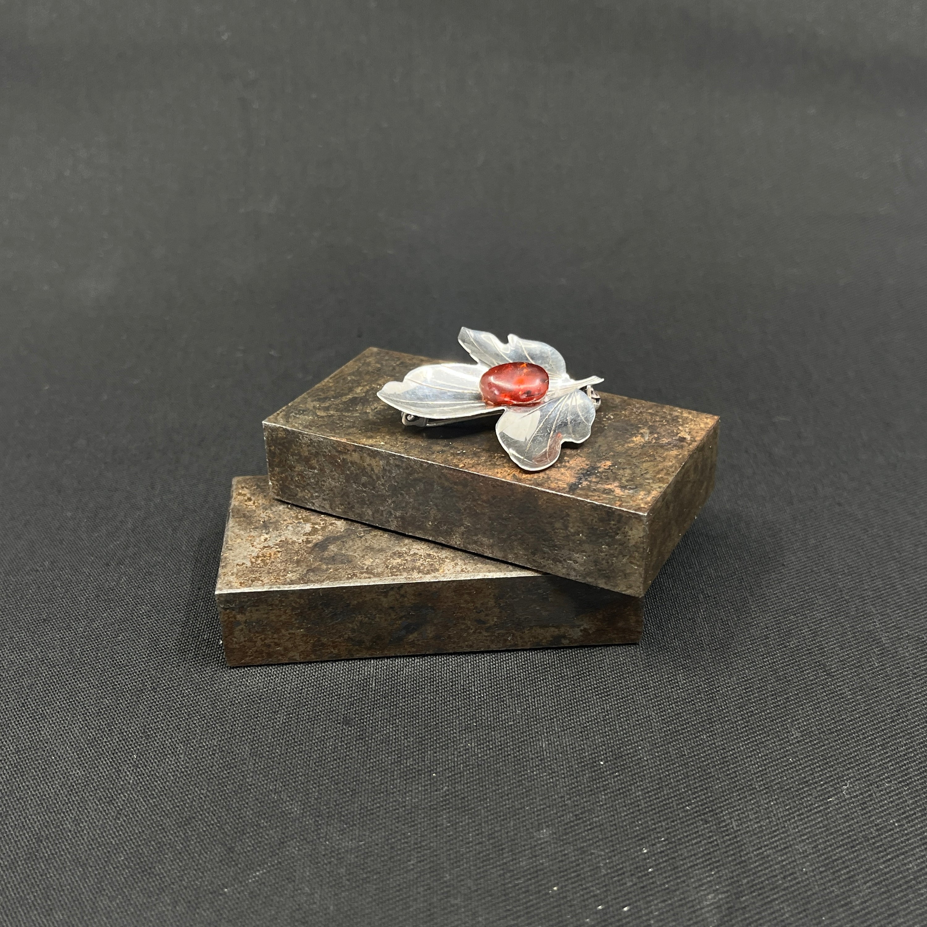 Broche fra 1950'erne fra Hermann Siersbøl