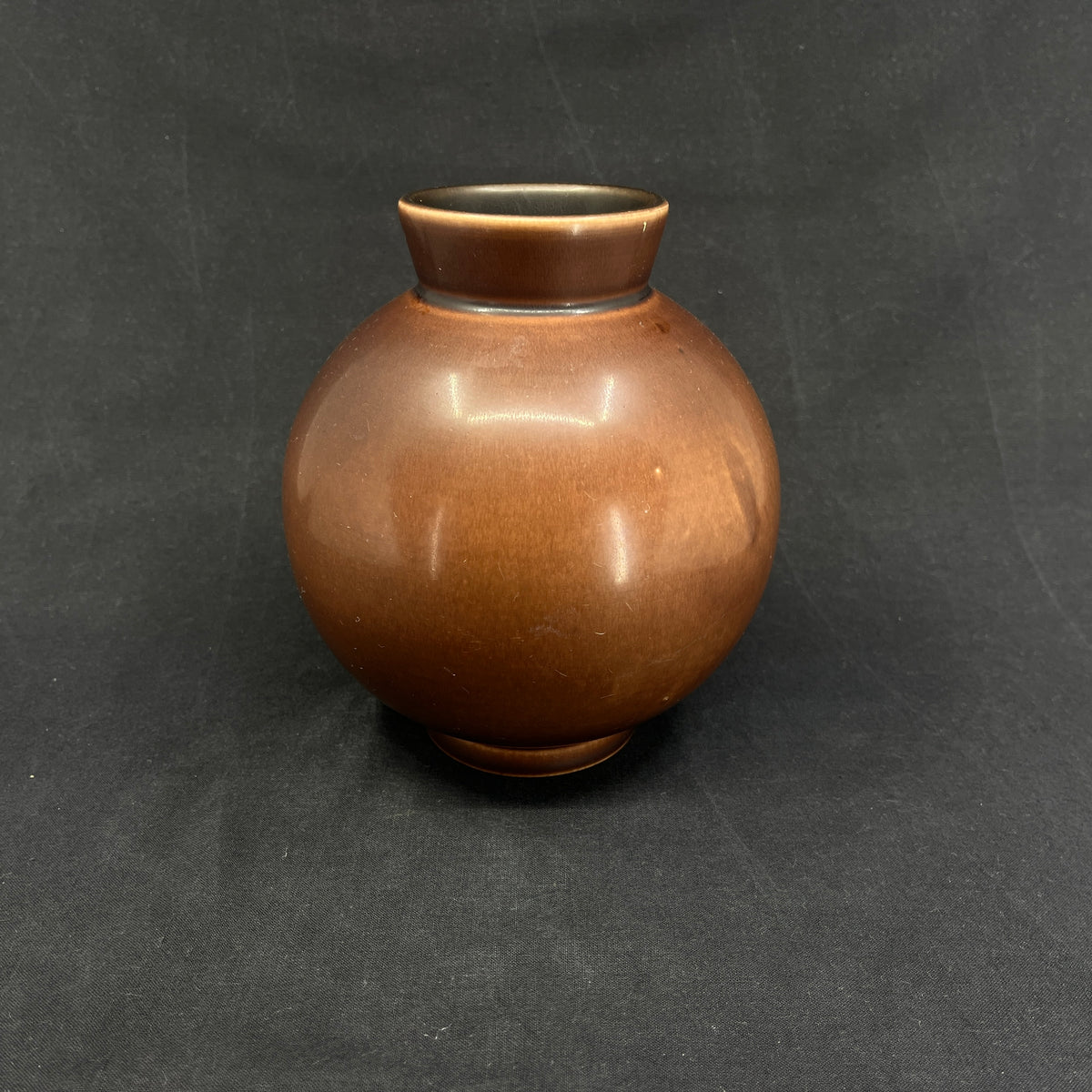 Brown Bremerholm ball vase from Aluminia