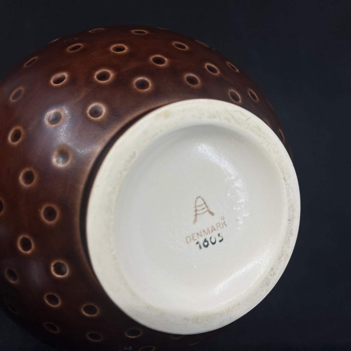 Solbjerg vase with dots from Aluminia