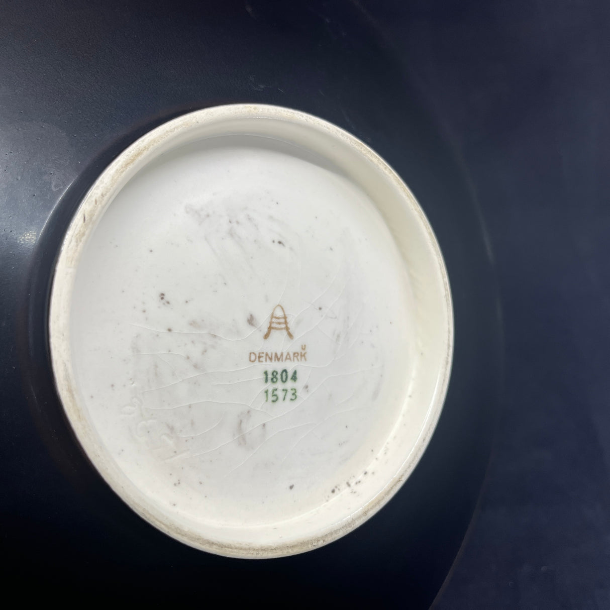 Dark green Solbjerg dish with squirrel