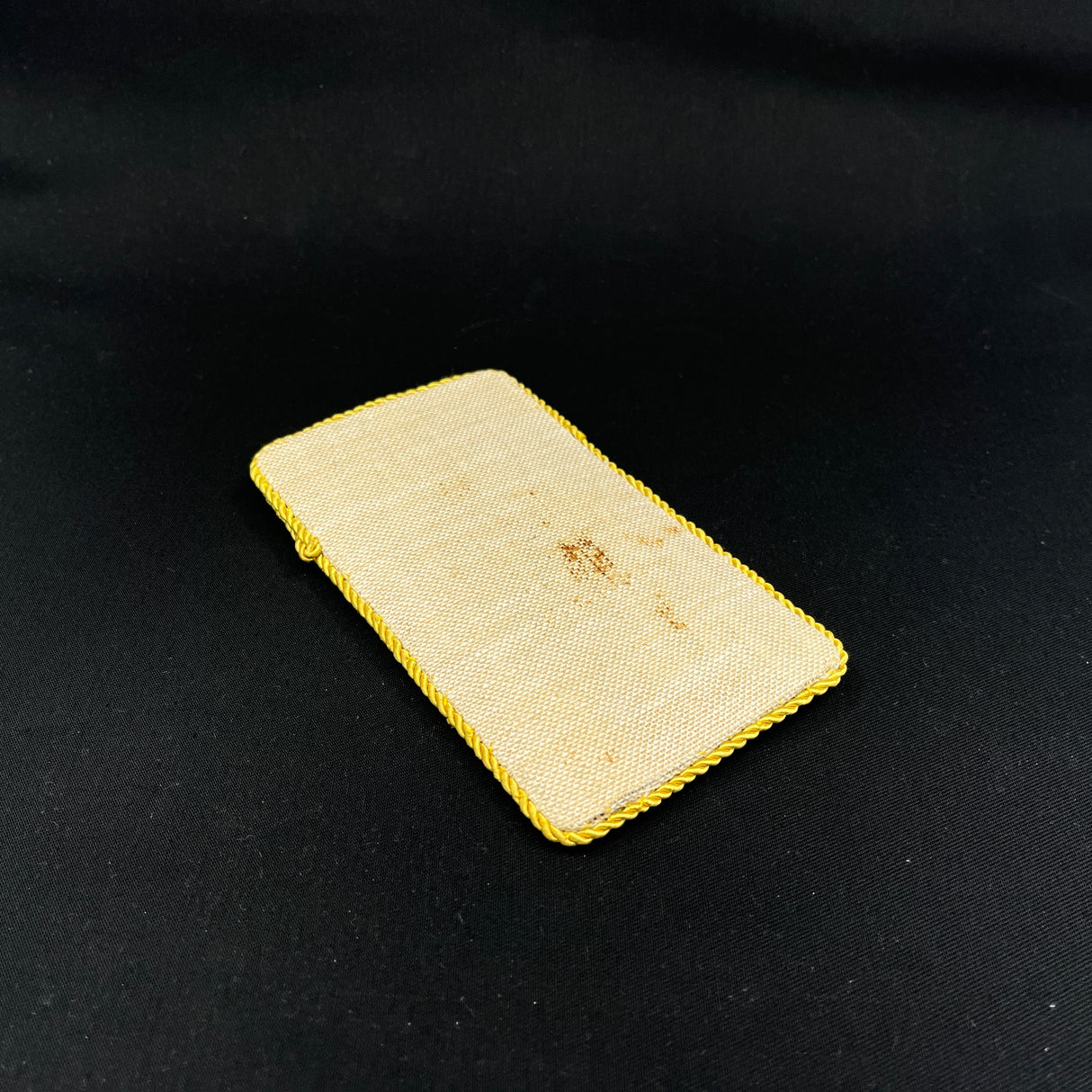 Embroidered glasses case, yellow