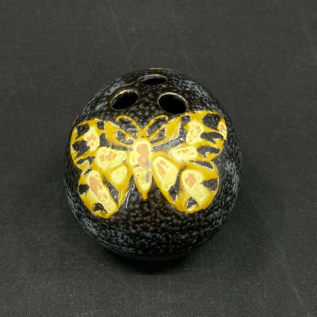 Rare Alumina Baca egg - vase