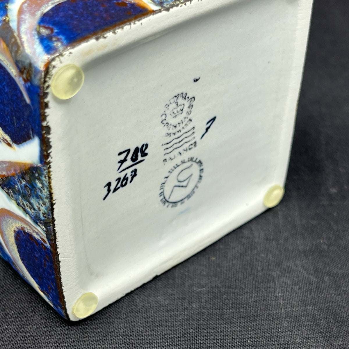 Royal Copenhagen baca lidded box with bird