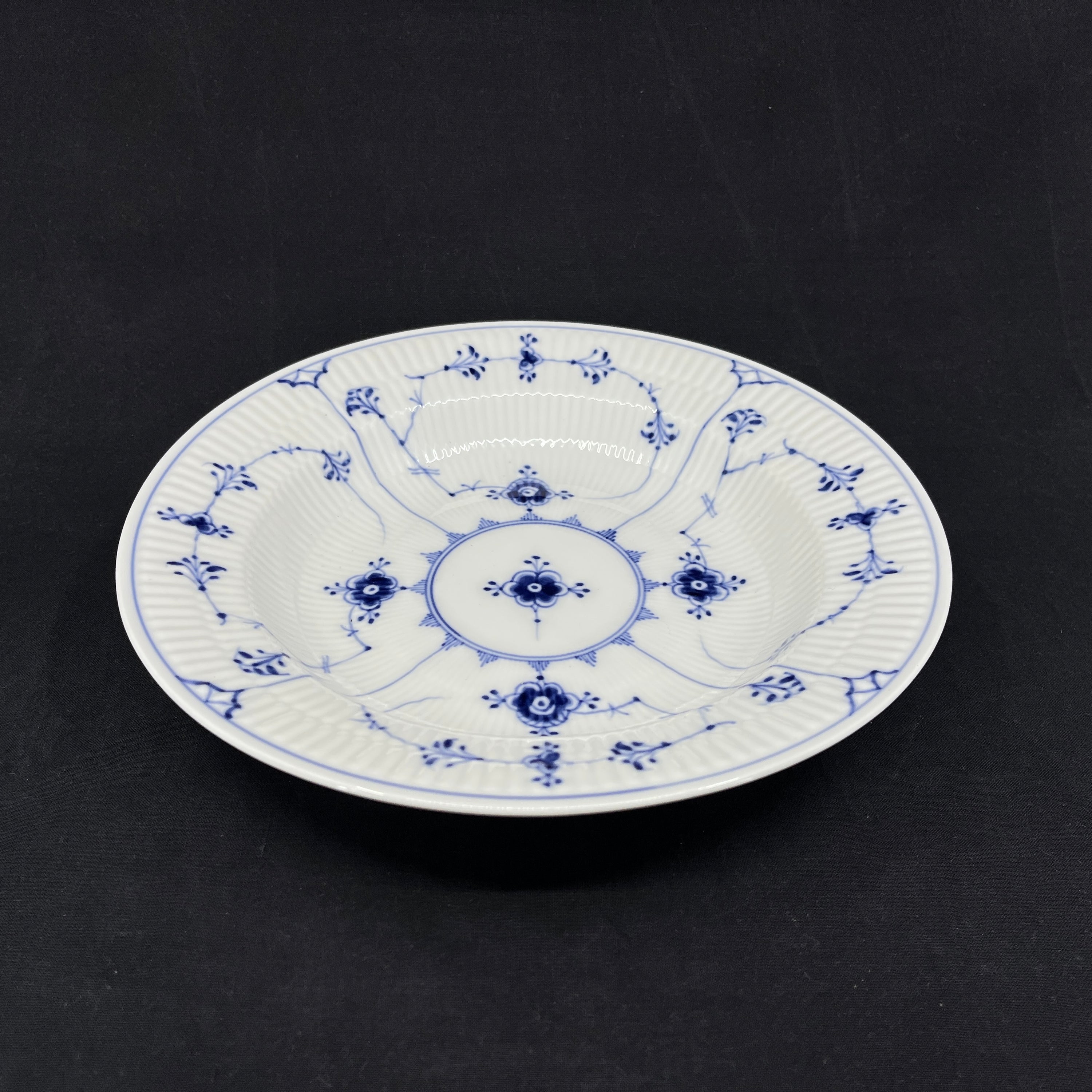 Extra flat Blue Fluted Plain deep plate, 1898-1923