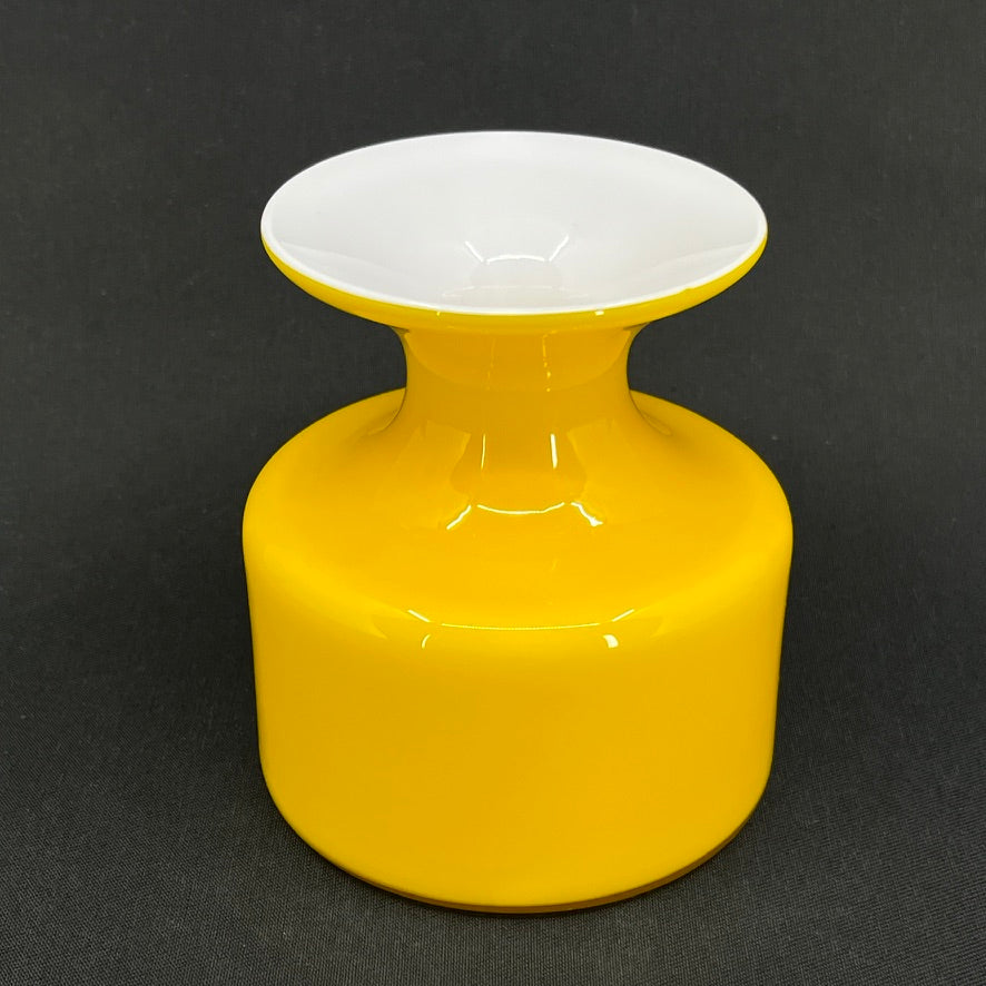 Yellow Carnaby vase, 10.5 cm.