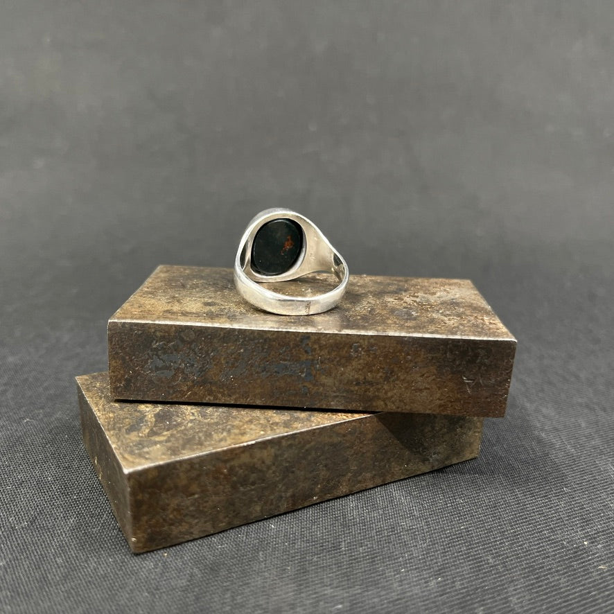 Moderne ring med helitrope - A. Dragsted