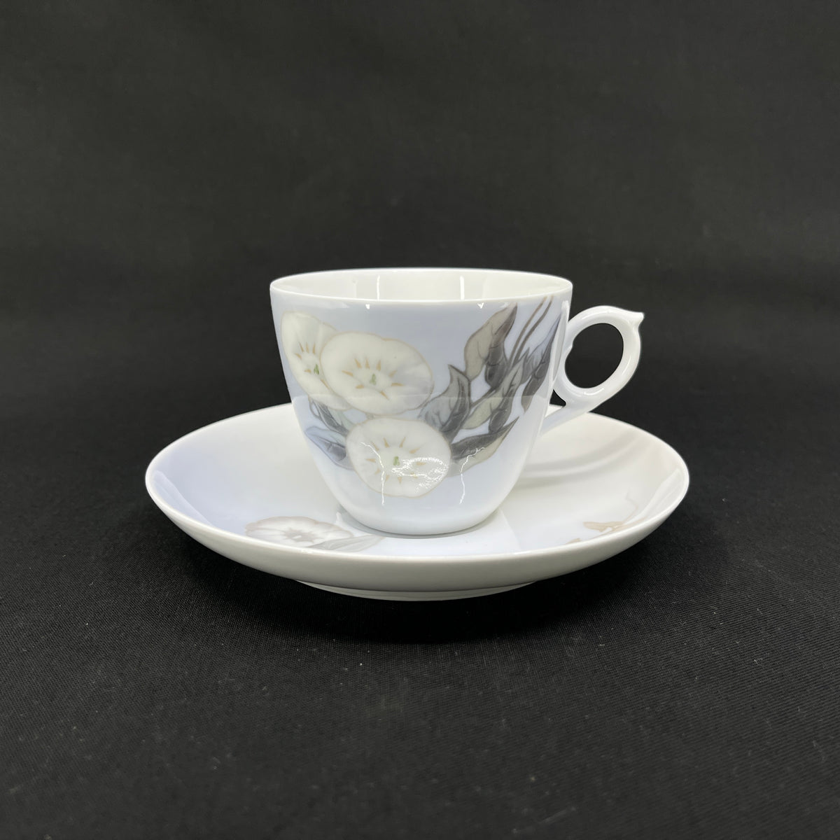 Art nouveau coffee cup from Royal Copenhagen - Snarl flower