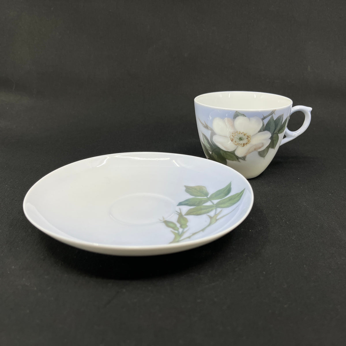 Art nouveau kaffekop fra Royal Copenhagen - Hvid rose