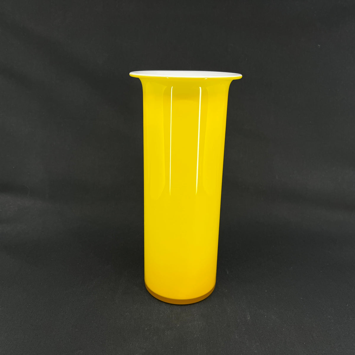 Gul Regnbue vase fra Holmegaard, 23 cm.