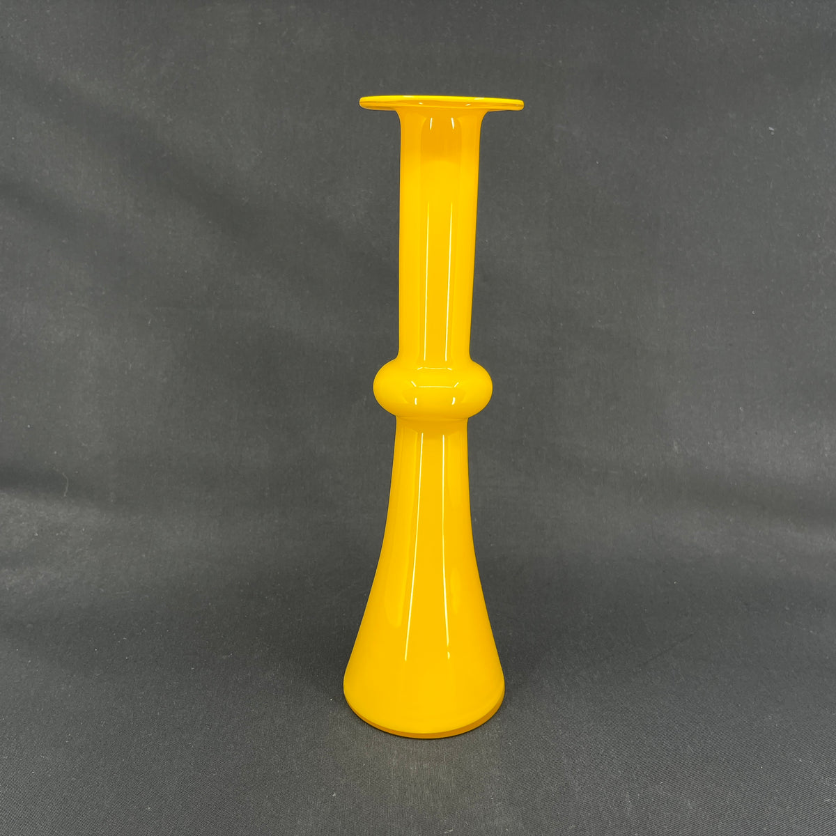 Yellow Carnaby vase, 26.5 cm.