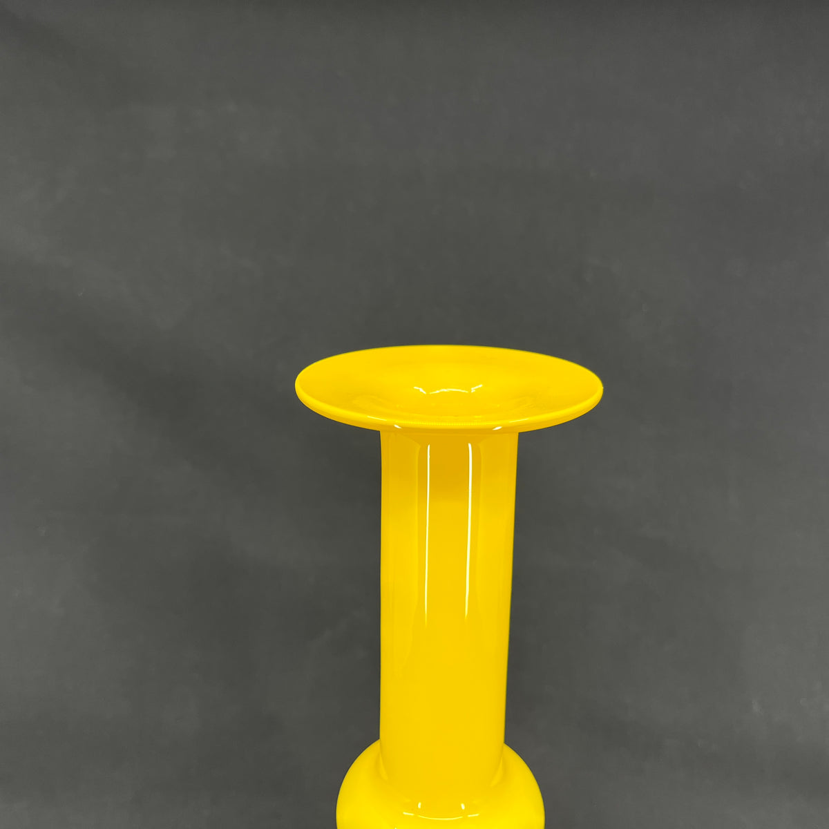 Yellow Carnaby vase, 26.5 cm.