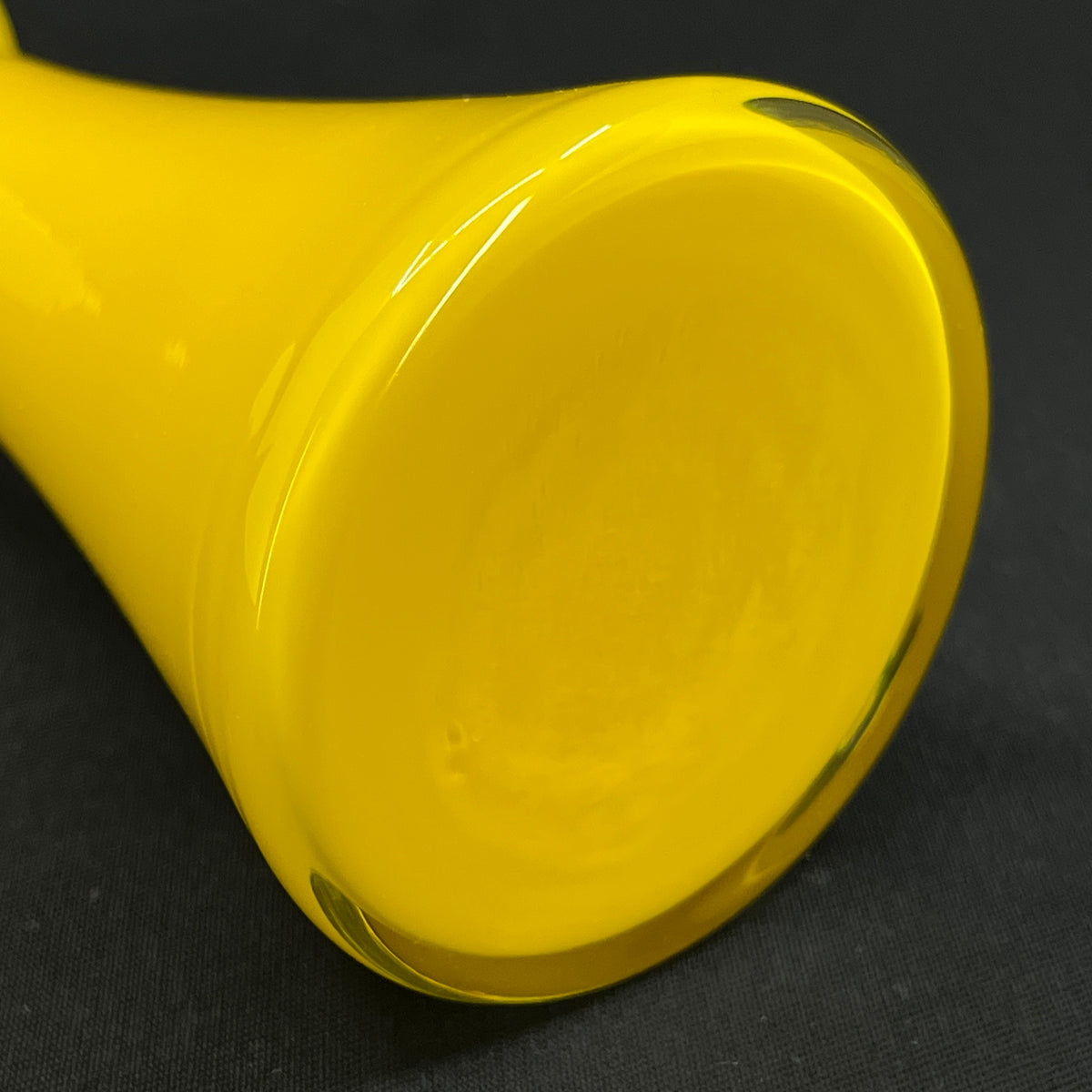 Yellow Carnaby vase, 26.5 cm.