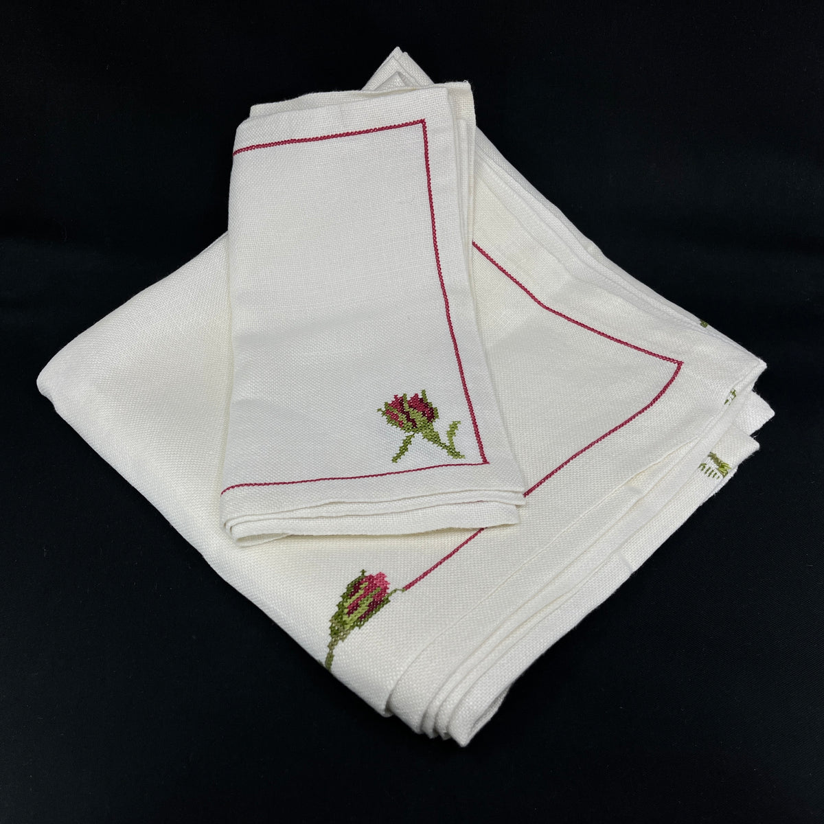 Embroidered tablecloth, 125x120 cm. and 4 napkins