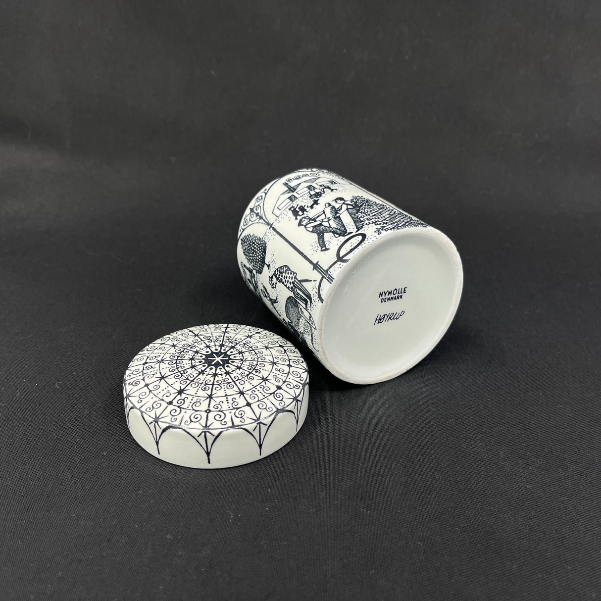 Nymølle lidded box by Høyrup - cylinder