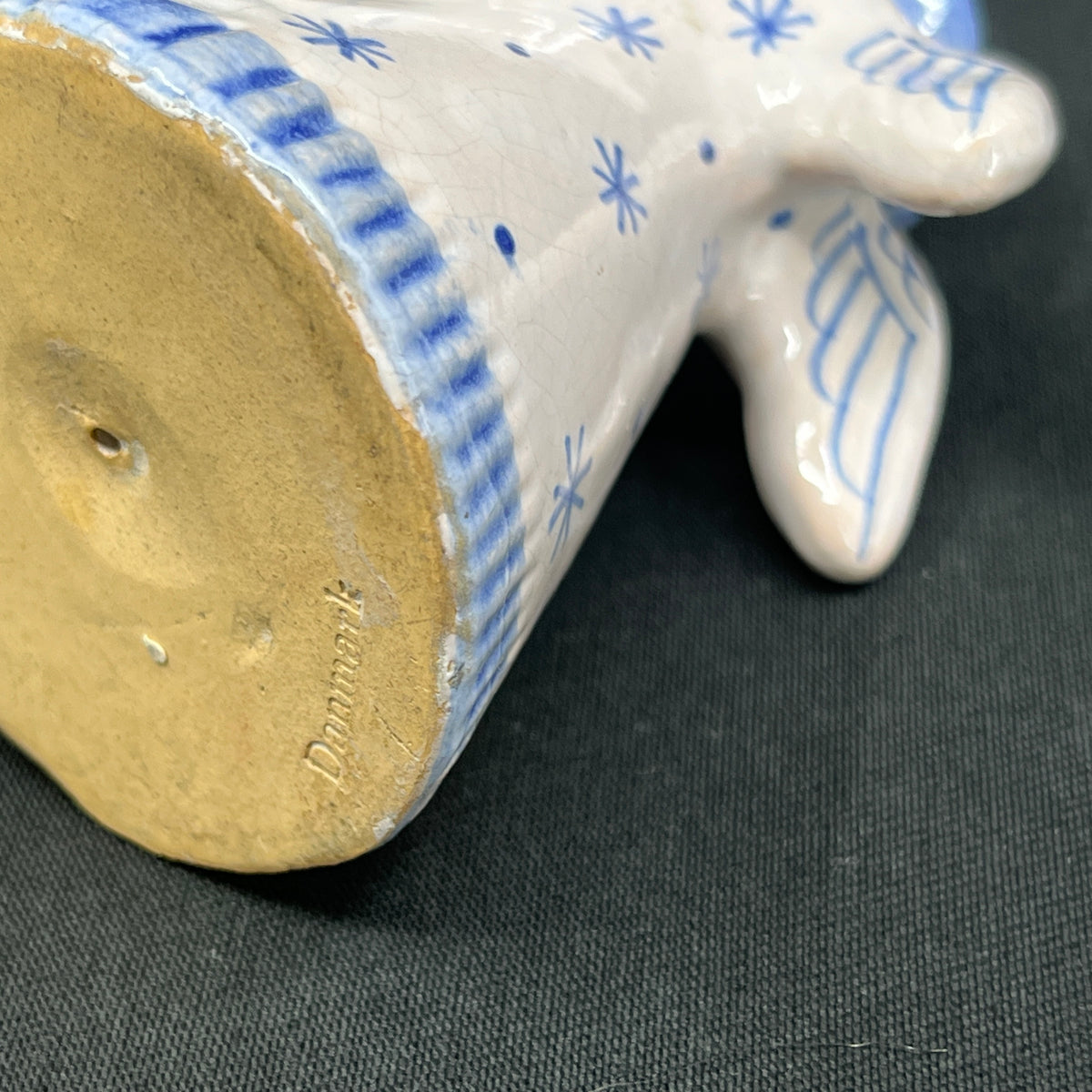 Blue and white angel from L. Hjorth, 9 cm.