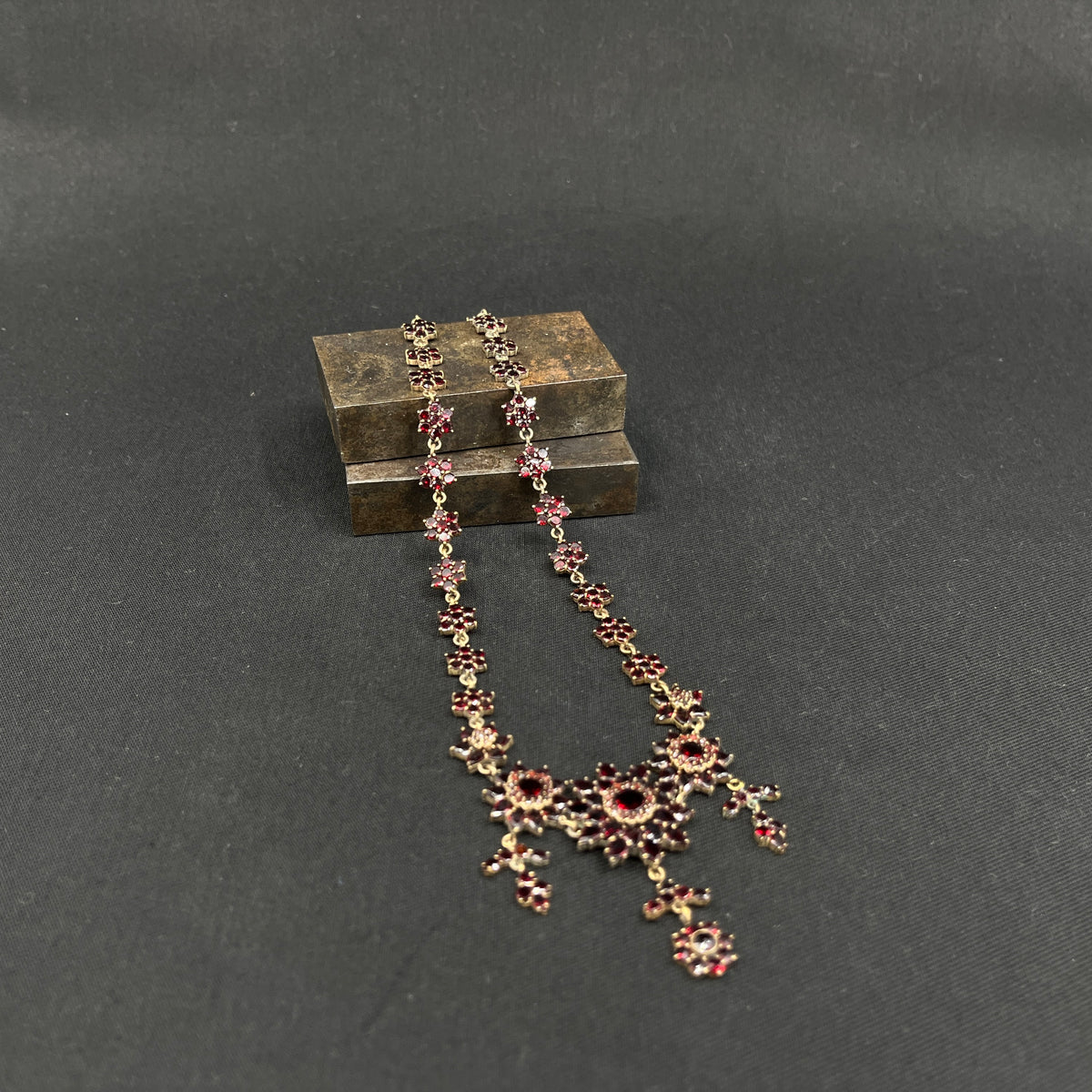 Large necklace with garnets, 40 cm.