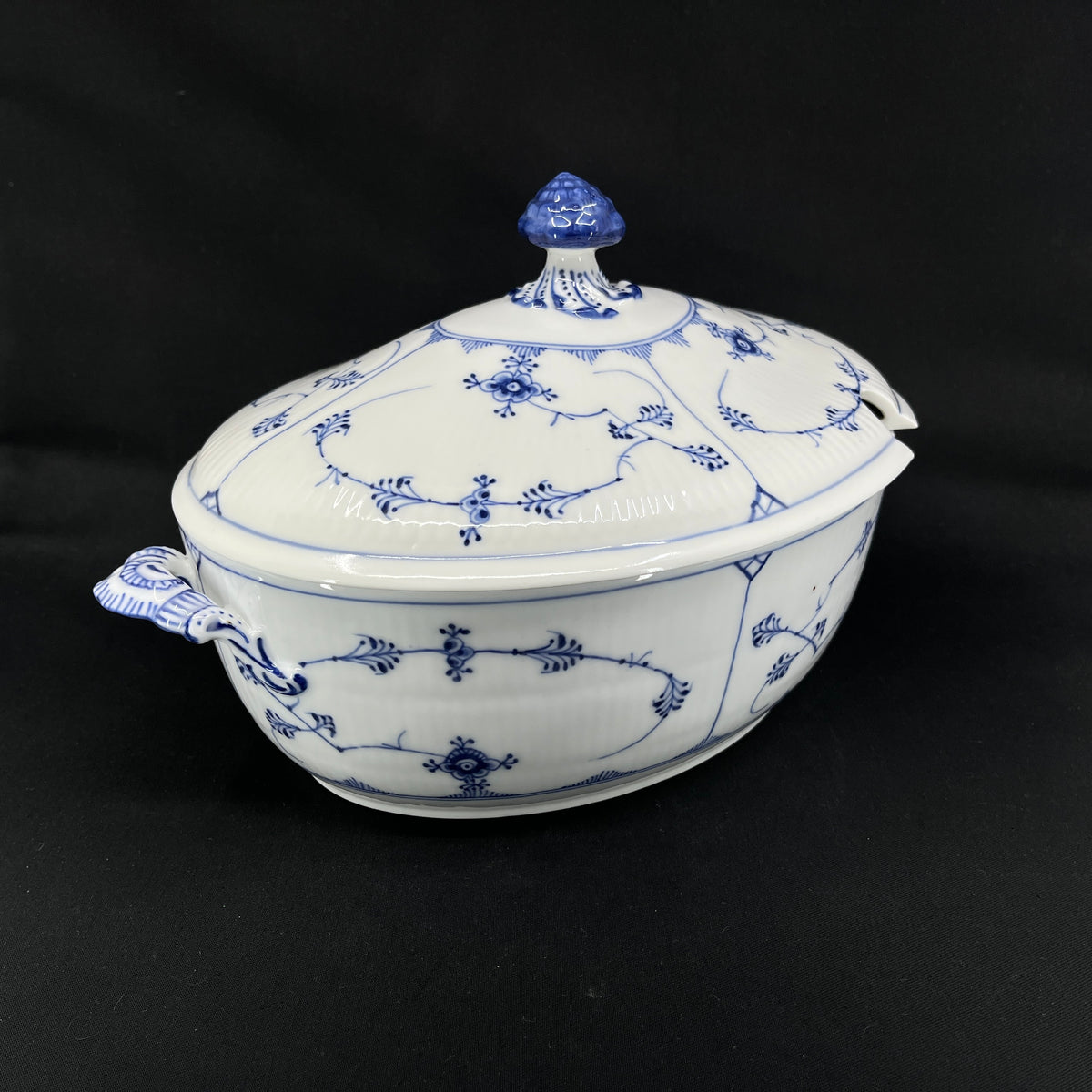 Blue Fluted Fluted Plain soup tureen, 1/360
