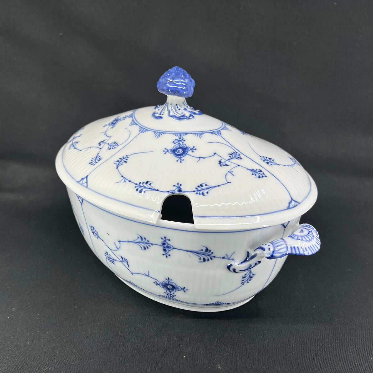 Blue Fluted Fluted Plain soup tureen, 1/360