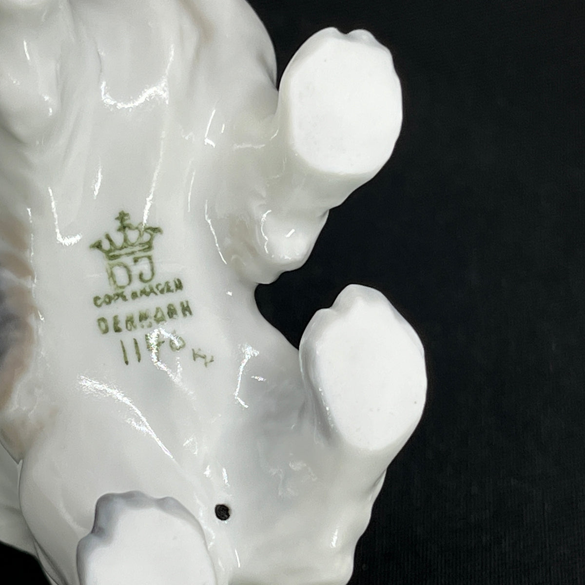 Pekingese figurine by Dahl Jensen