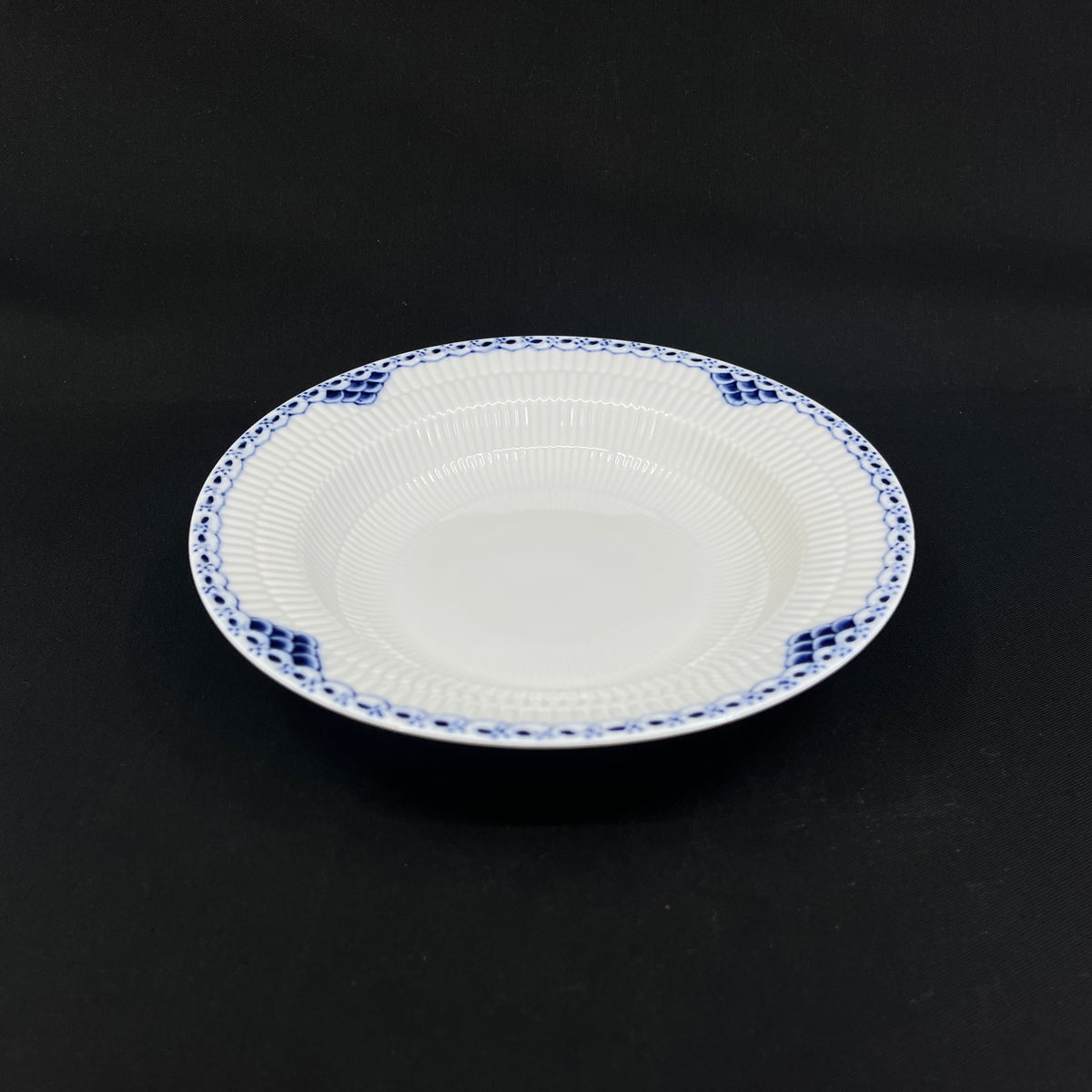 Dyb Prinsesse tallerken fra Royal Copenhagen, 21 cm.