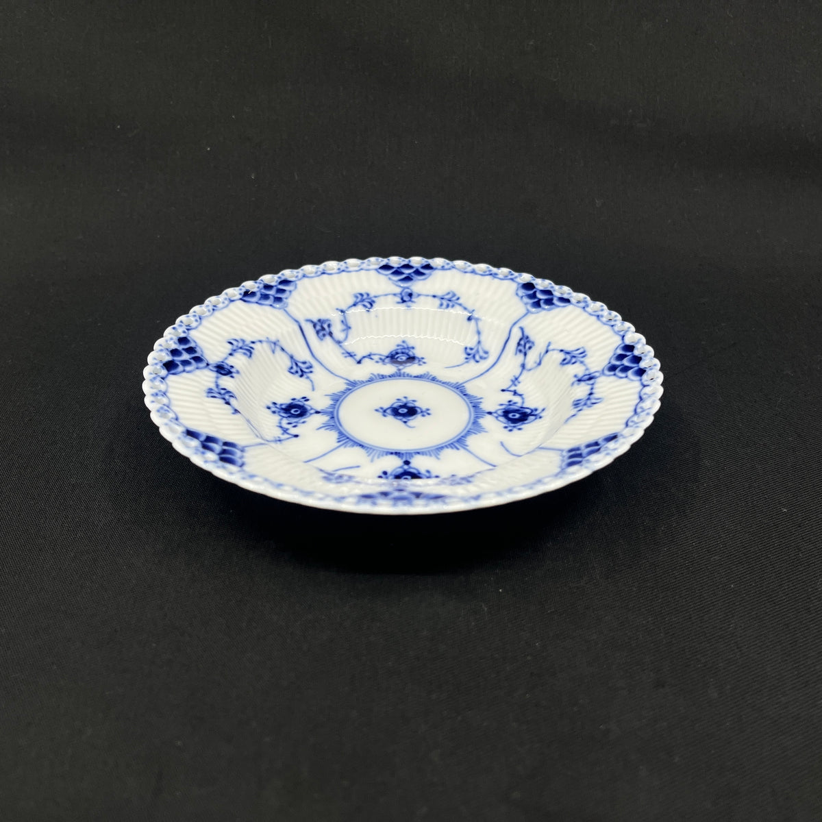 Small Full lace deep plate, 1/1081
