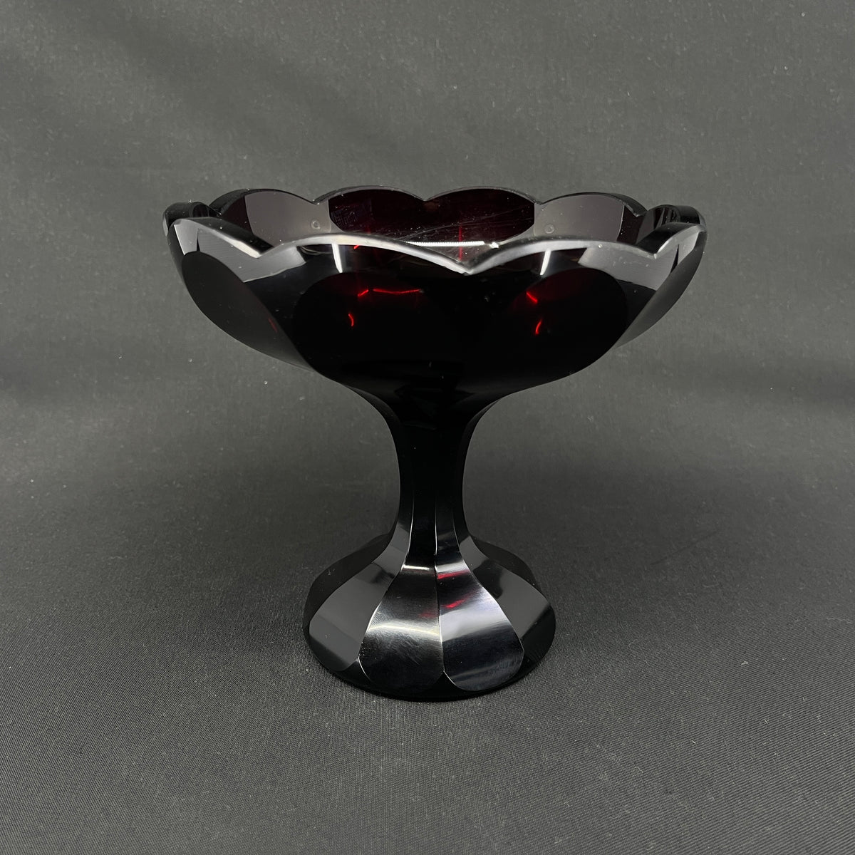 Rubinrød art deco opsats