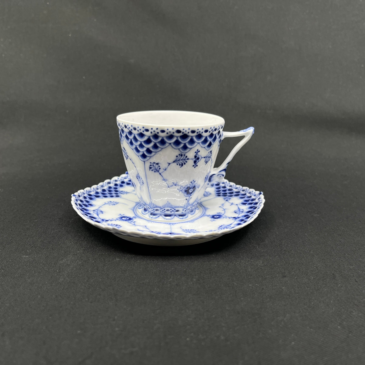 Blue Fluted Full Lace Coffee Cup 1/1036