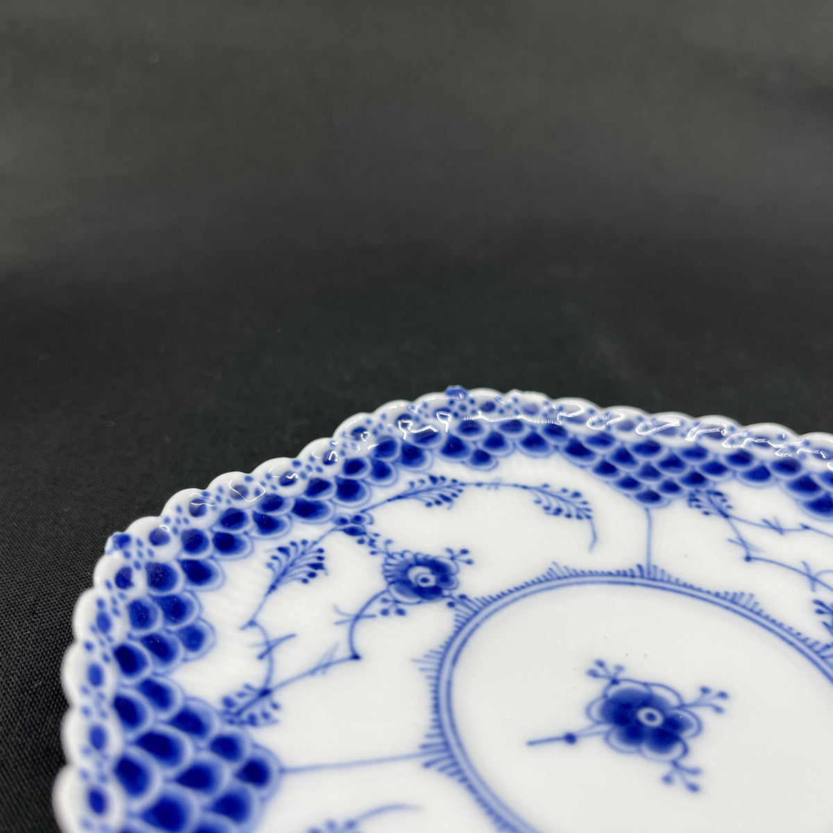 Blue Fluted Full Lace Coffee Cup 1/1036