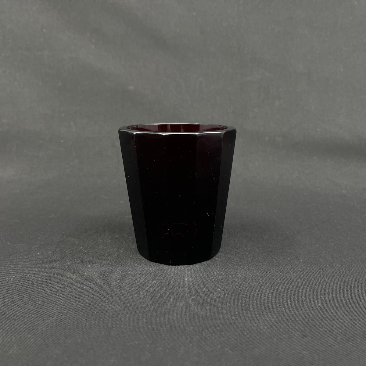 Rubinrødt art deco bæger/vase
