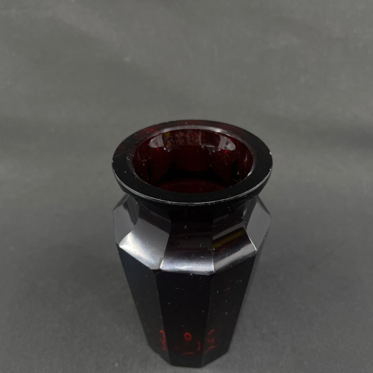 Ruby red art deco vase, 13 cm.