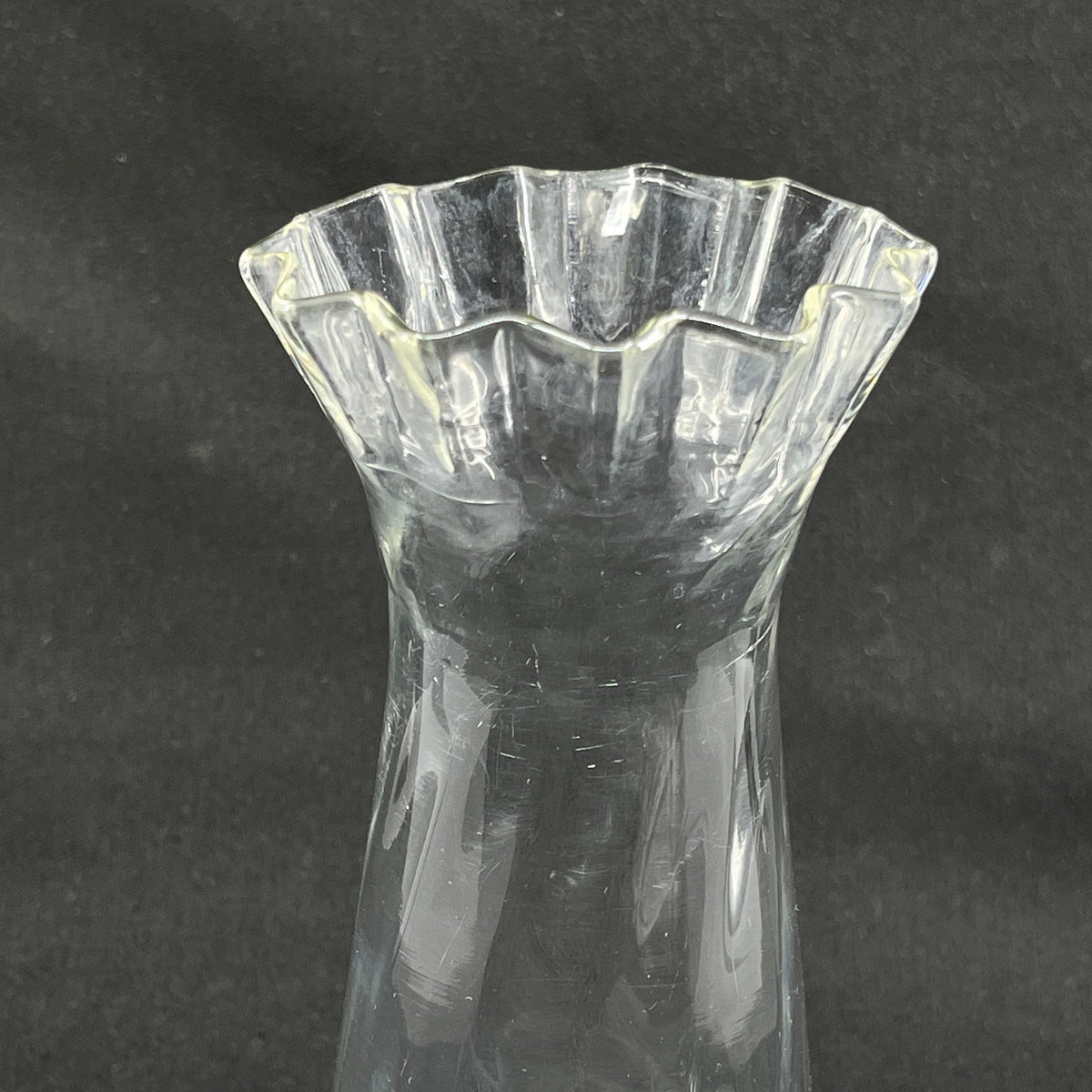 Klart hyacintglas med flæsekant