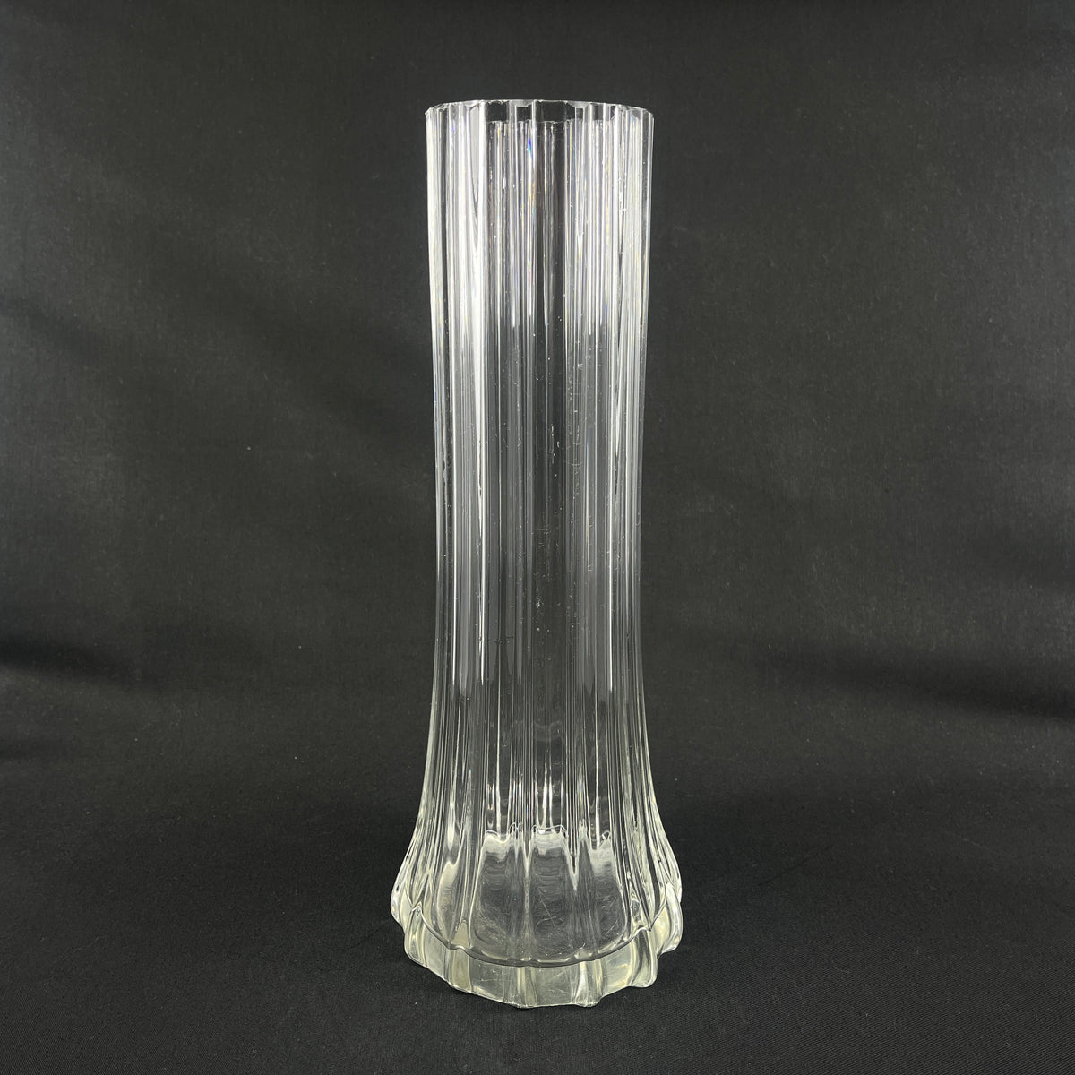 Fine cylindrical vase from the 1920s