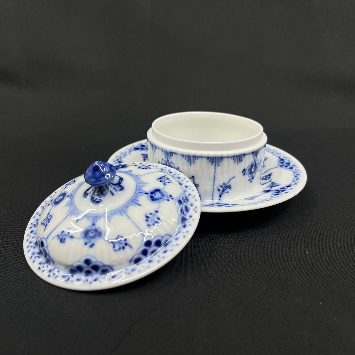 Blue Fluted Half Lace mustard pot, 1/744