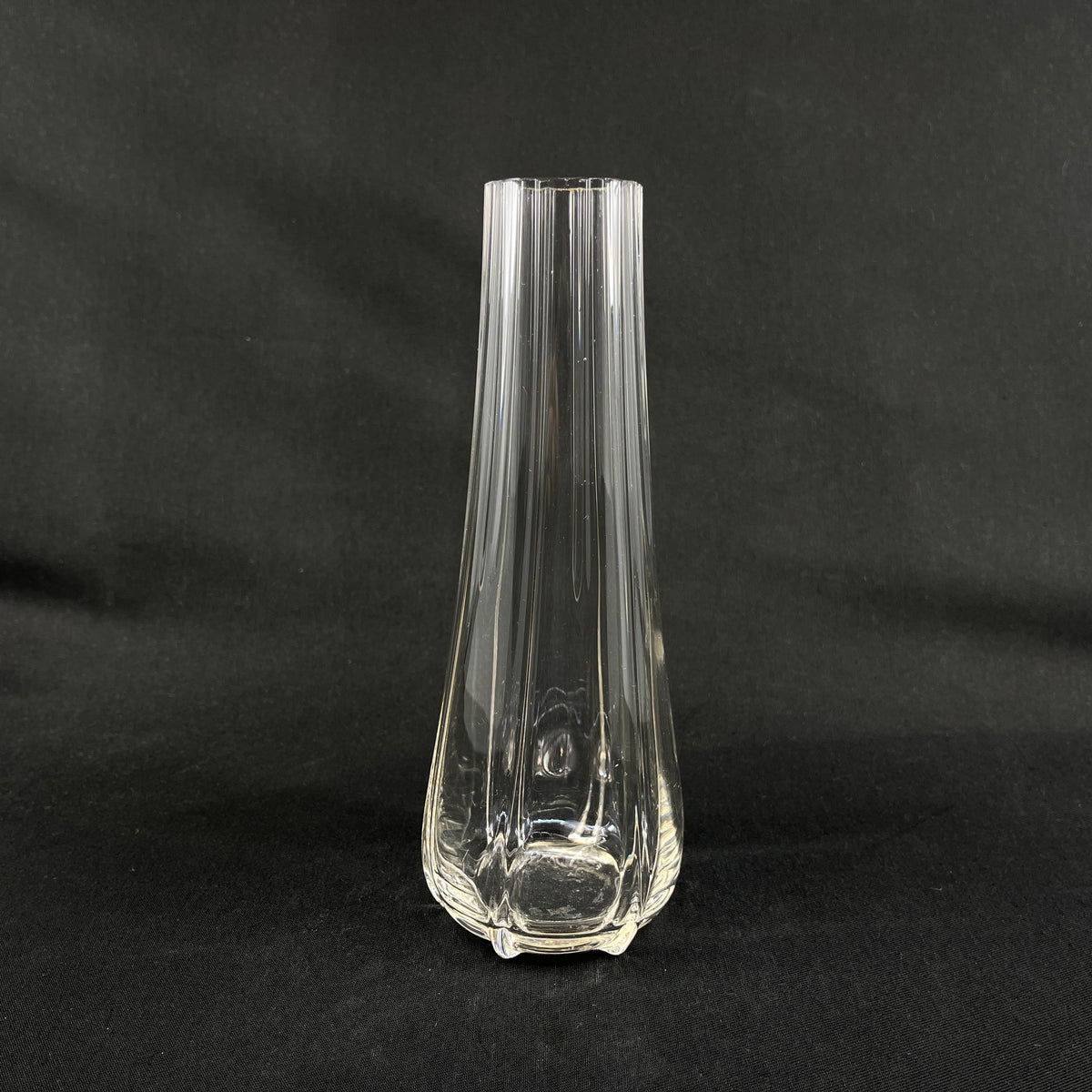 Fine slim vase from the 1920s, 21 cm.