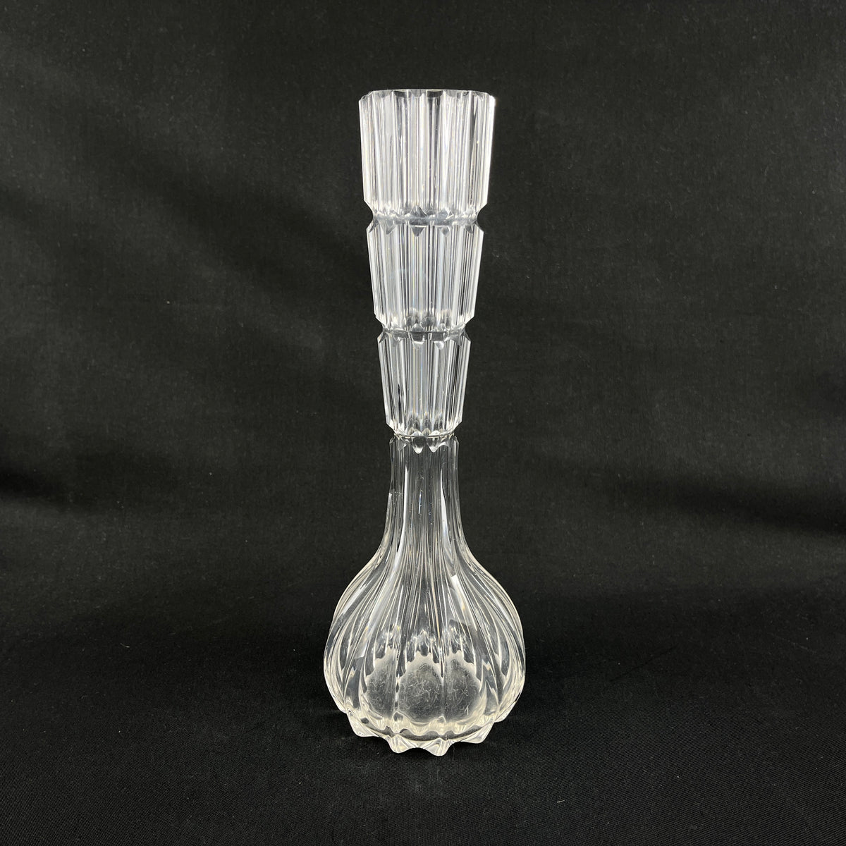 Finely decorated lily vase from the 1920s, 26 cm.