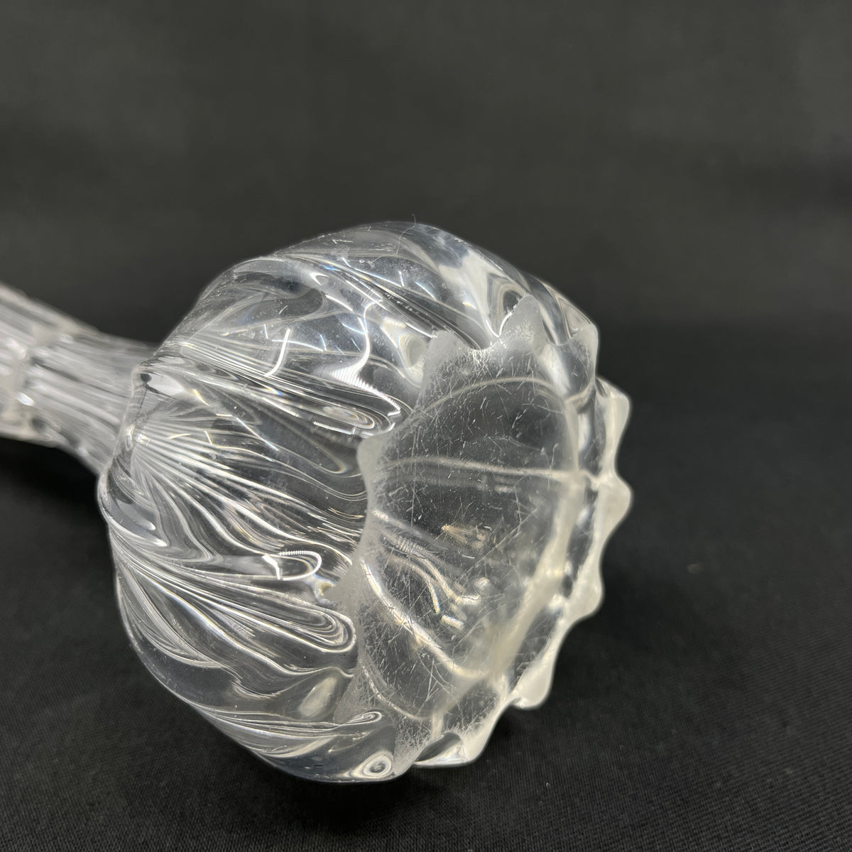 Finely decorated lily vase from the 1920s, 26 cm.