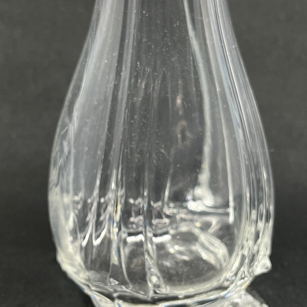 Flot dekoreret kolbevase fra 1920'erne, 31 cm.