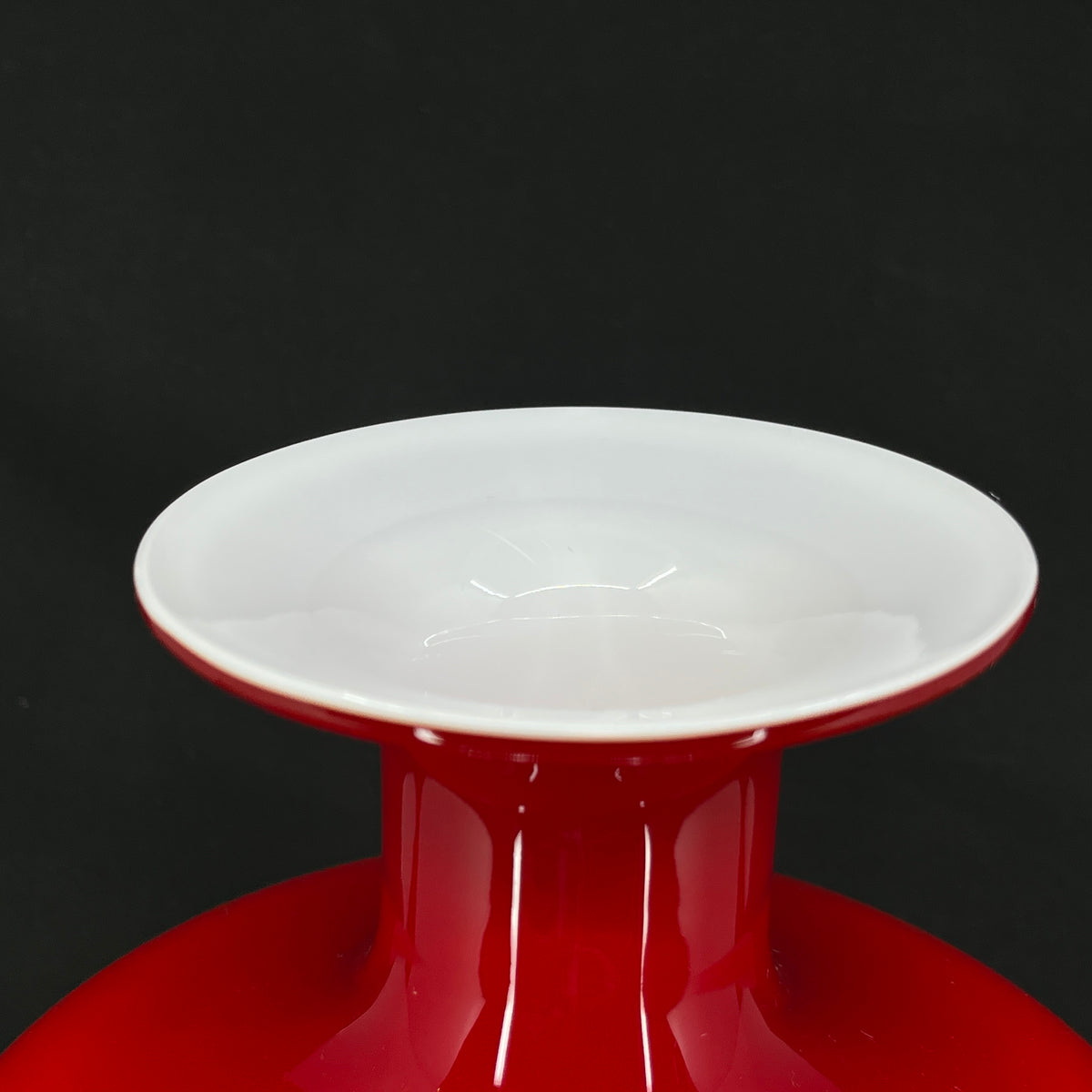 Large and rare red Carnaby vase, 28 cm.