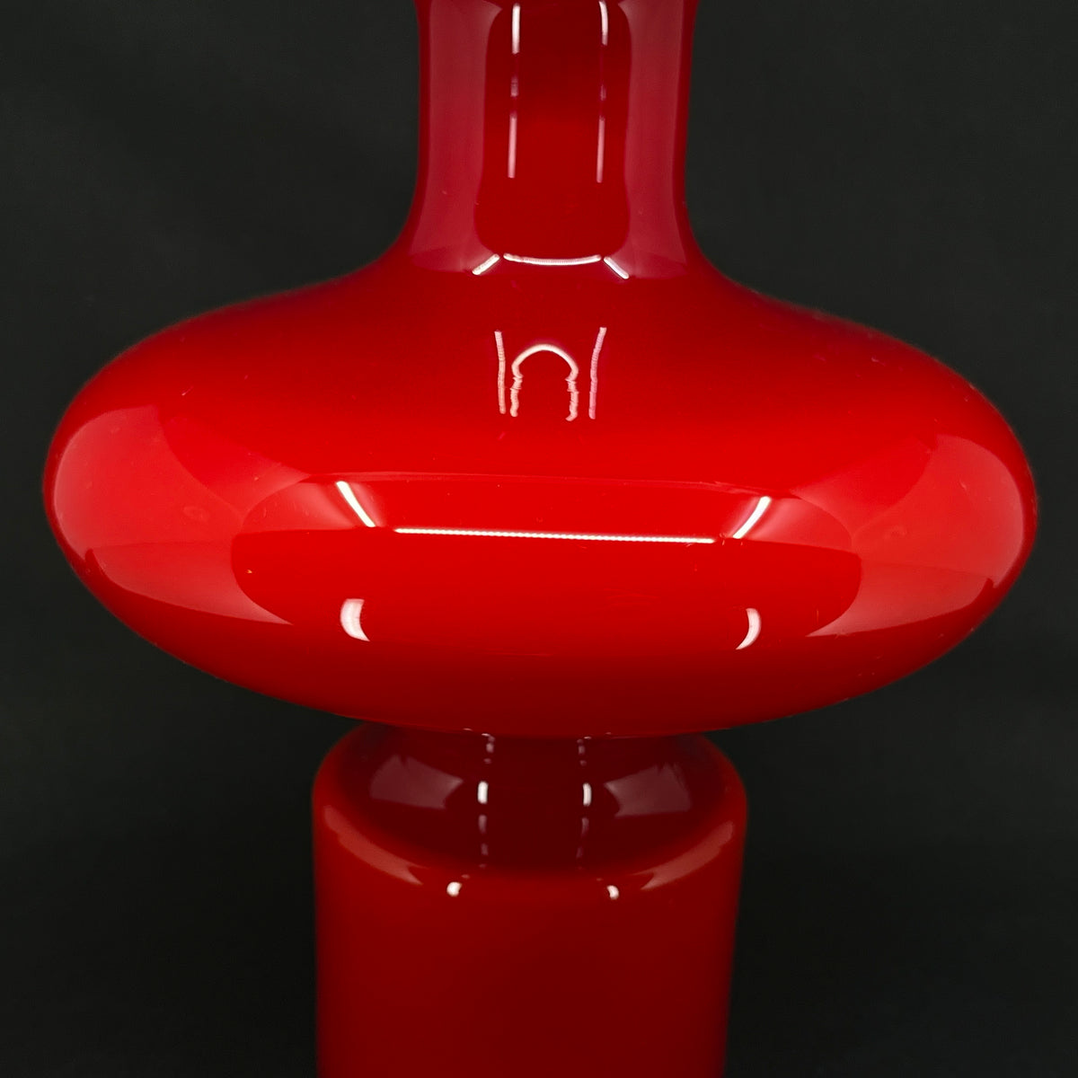 Large and rare red Carnaby vase, 28 cm.