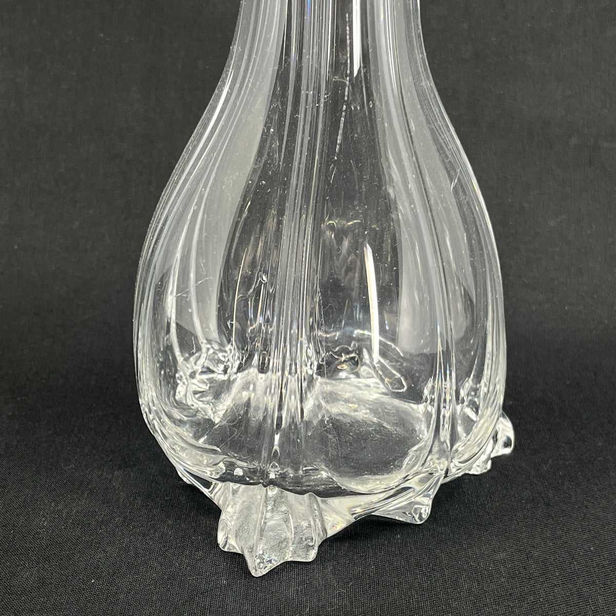 Flot dekoreret kolbevase fra 1920'erne, 30 cm.