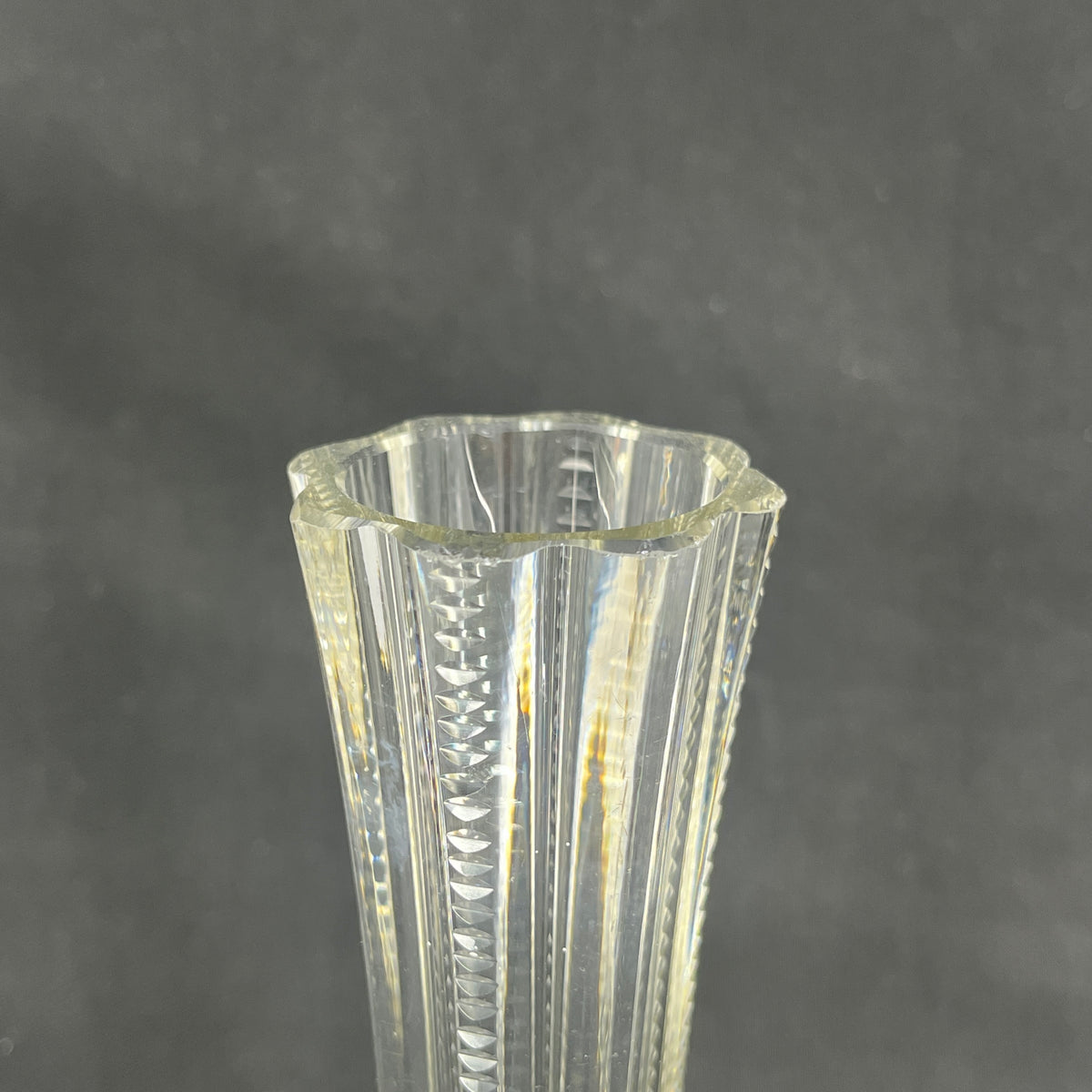 Fine cylindrical vase from the 1920s, 21 cm.
